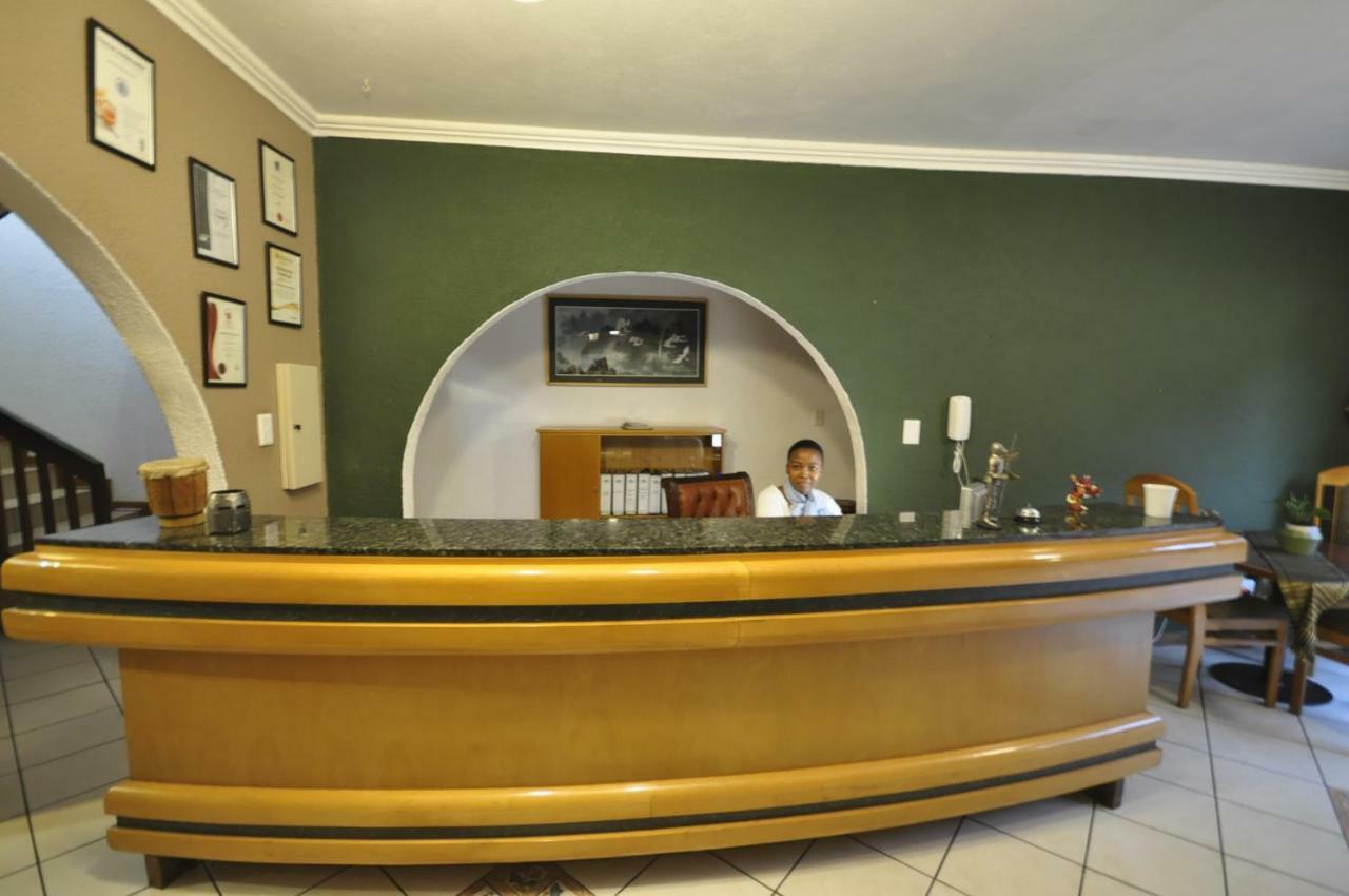 A Knights Rest Guesthouse Претория Экстерьер фото